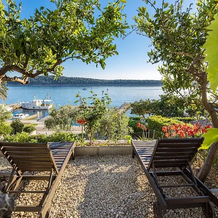 Coastal Comfort With Balcony * Rab Town