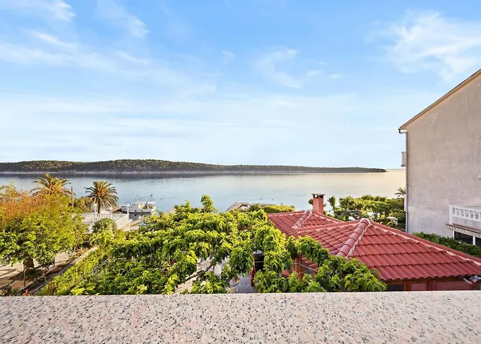 Coastal Comfort With Balcony * Rab Town