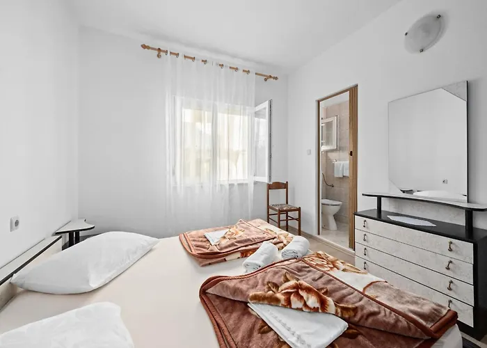 Apartment Coastal Comfort With Balcony