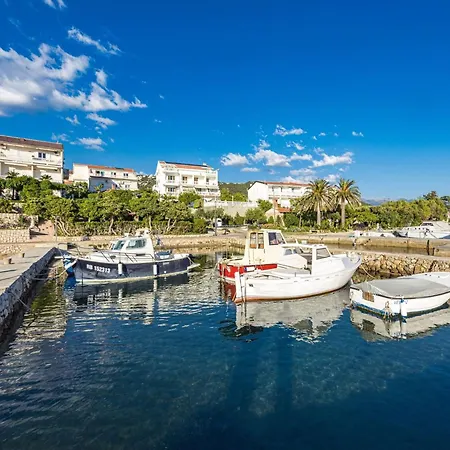 Appartement Coastal Comfort With Balcony Rab Town